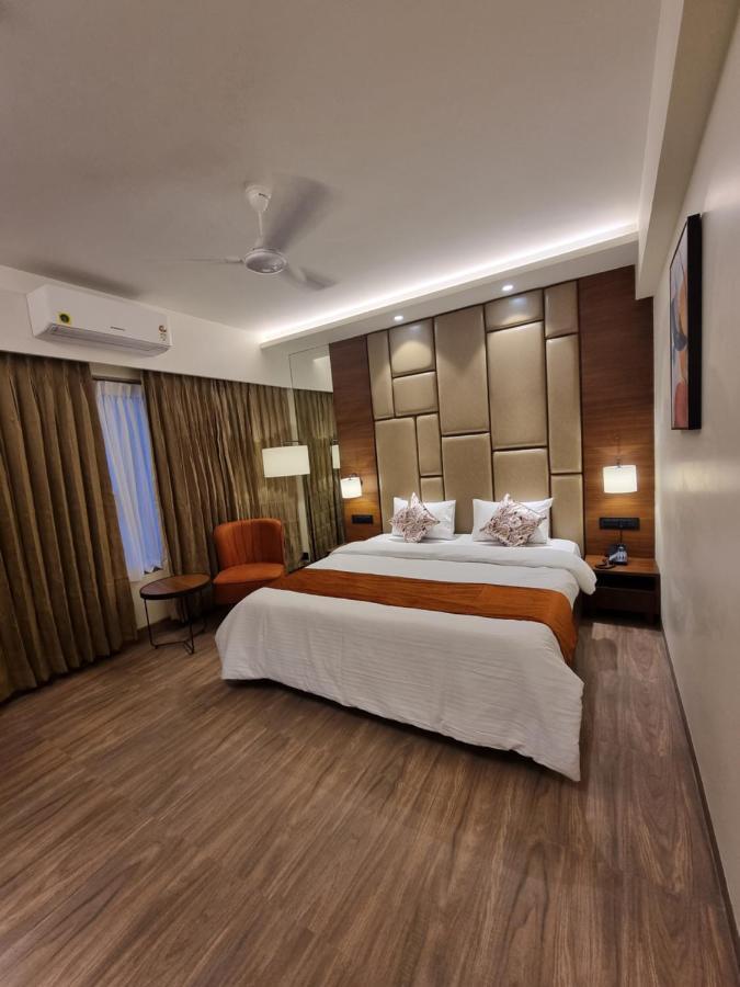 סוראט Hotel El Magnifico מראה חיצוני תמונה