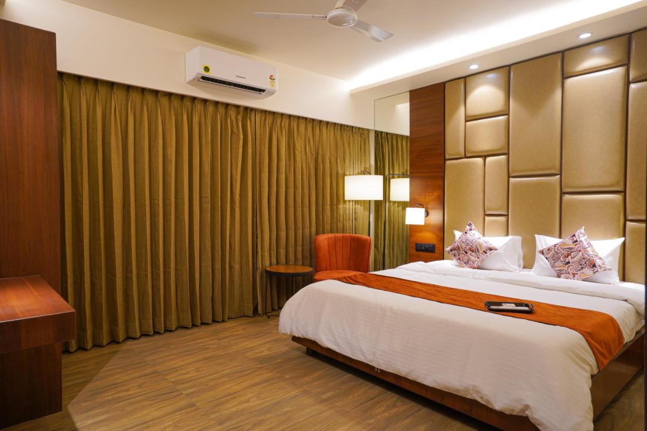 סוראט Hotel El Magnifico מראה חיצוני תמונה