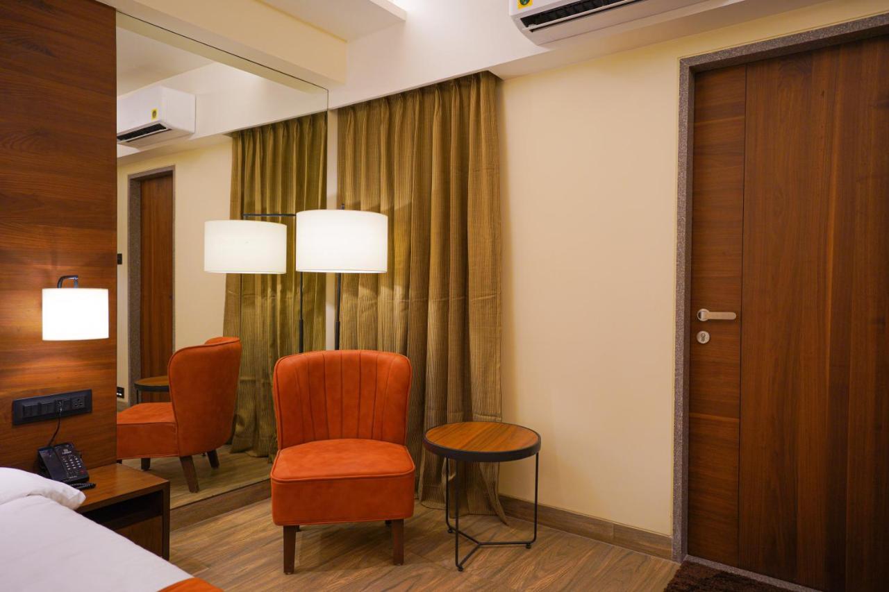 סוראט Hotel El Magnifico מראה חיצוני תמונה