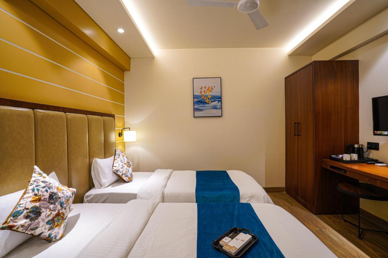 סוראט Hotel El Magnifico מראה חיצוני תמונה