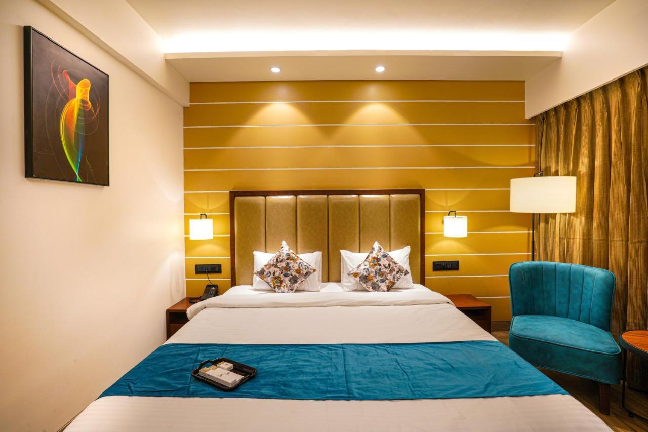 סוראט Hotel El Magnifico מראה חיצוני תמונה
