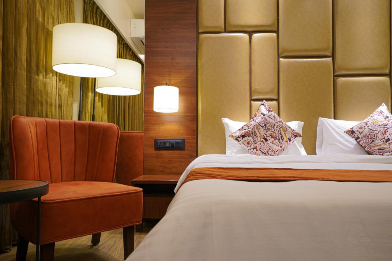סוראט Hotel El Magnifico מראה חיצוני תמונה