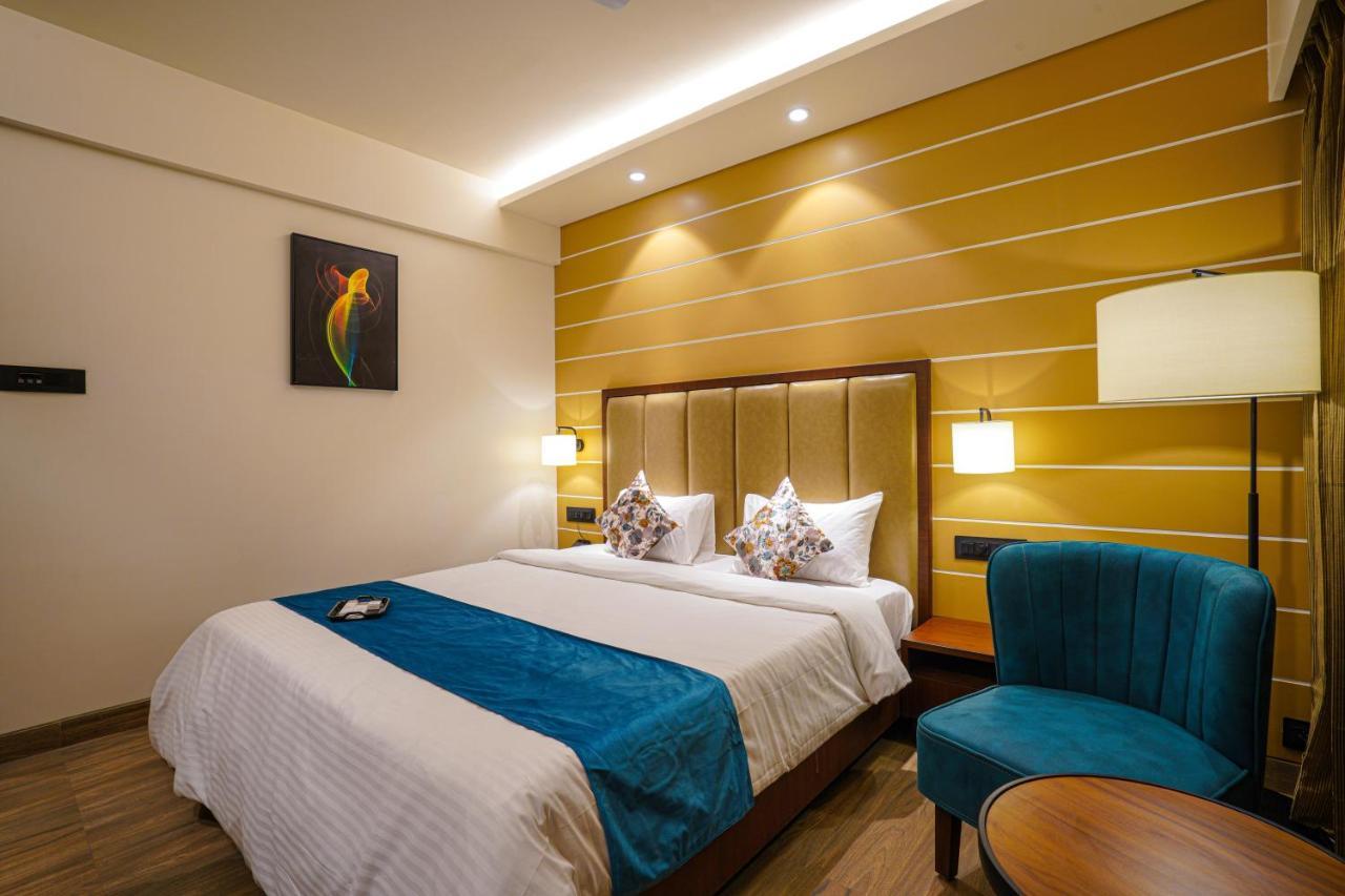 סוראט Hotel El Magnifico מראה חיצוני תמונה